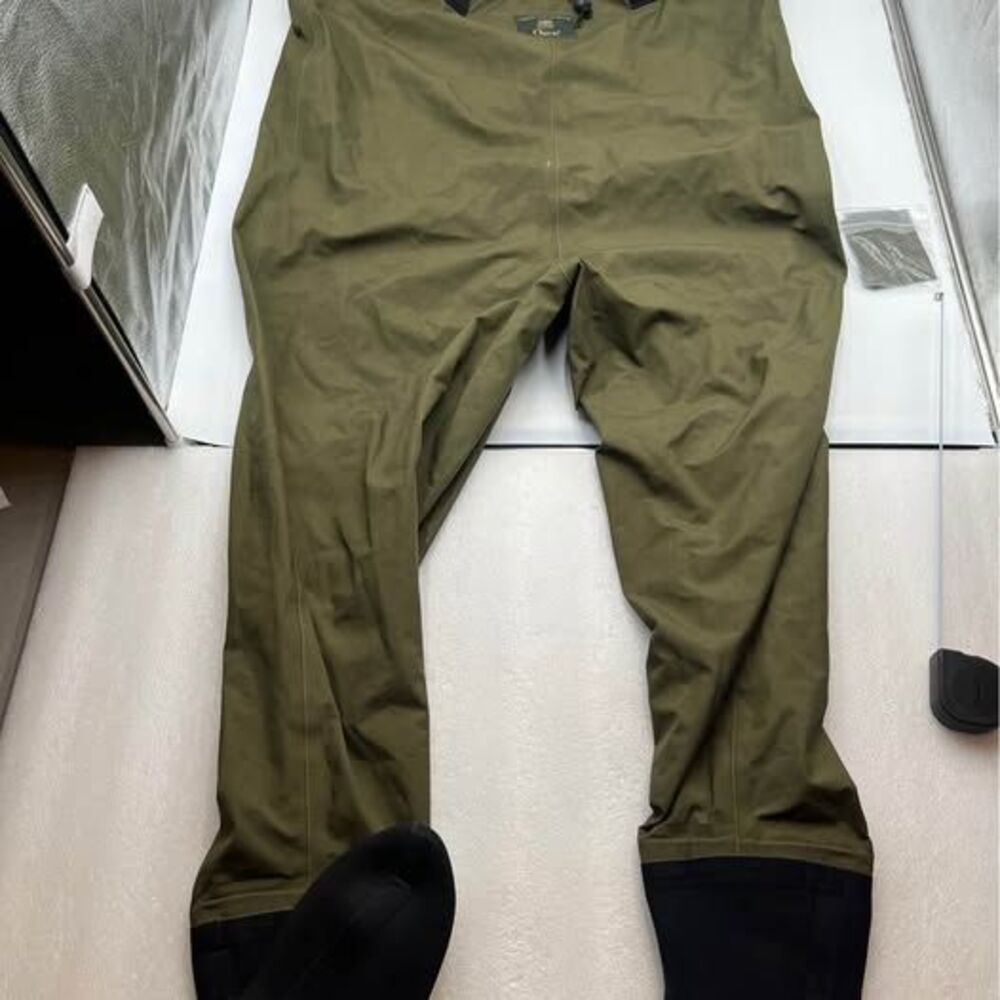 Men’s Orvis Medium King Chest Waders- no wading belt, as is